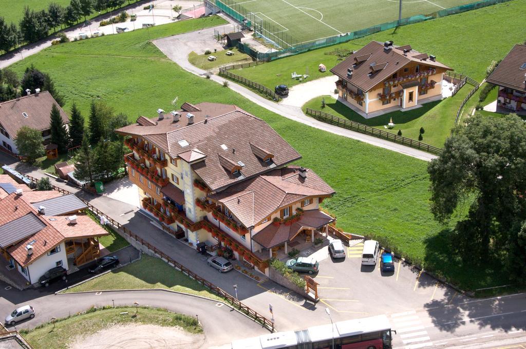 Al Piccolo Hotel Vigo di Fassa Kültér fotó